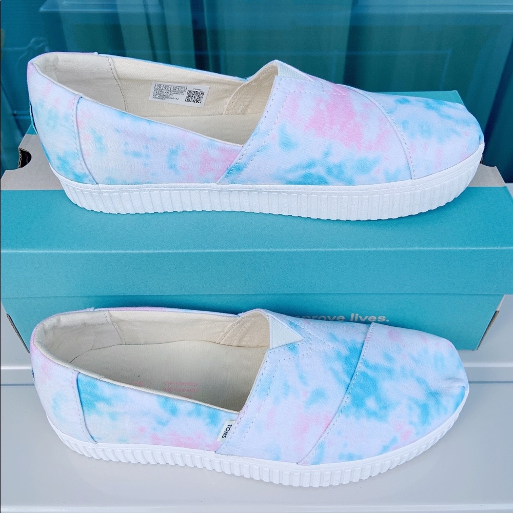 Toms Slip-on Shoes - Picture 10 of 15